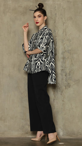 BLACK IKAT OVERSIZED TOP WITH DETAIL STICHED